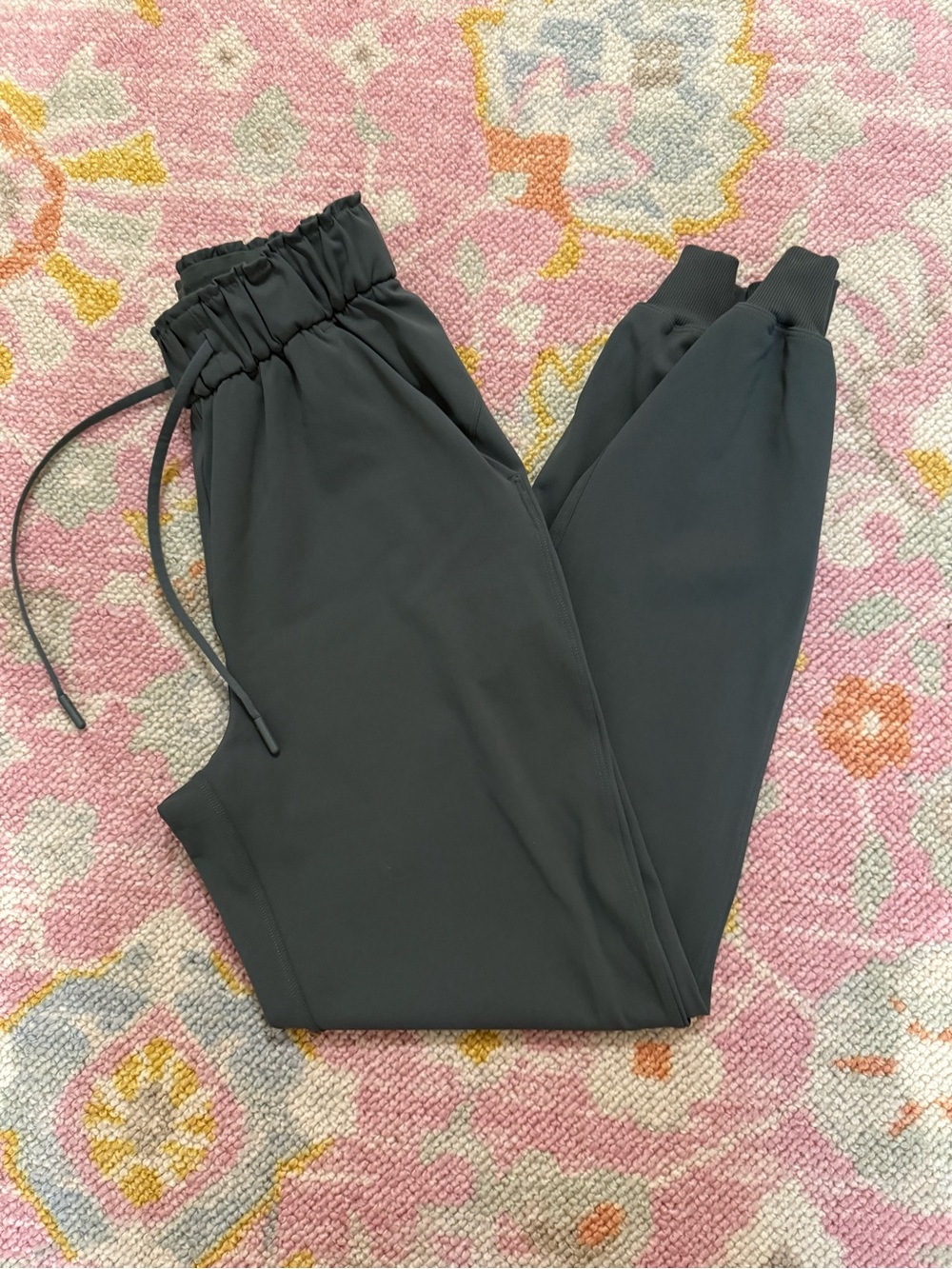 Lululemon Stretch High-Rise Jogger *Full Length - Picture 2 of 6